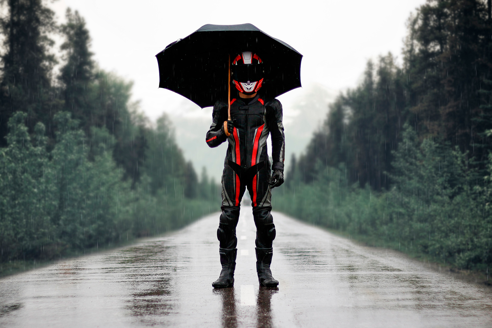 Proteggere la moto dalla pioggia con il telo Favoto